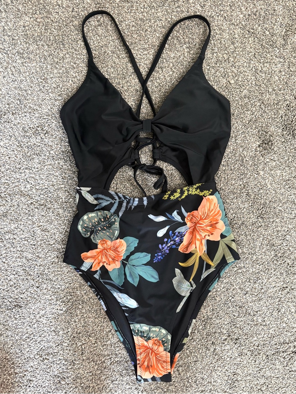 Cupshe Cutout One Piece Floral Monokini - Picture 3 of 6